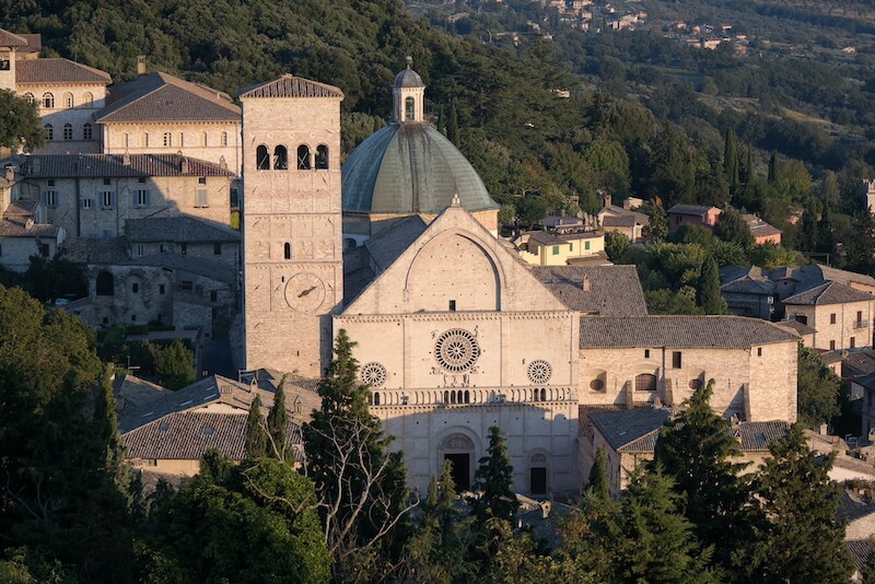 vista-catedral-de-sao-rufino-assis (1)